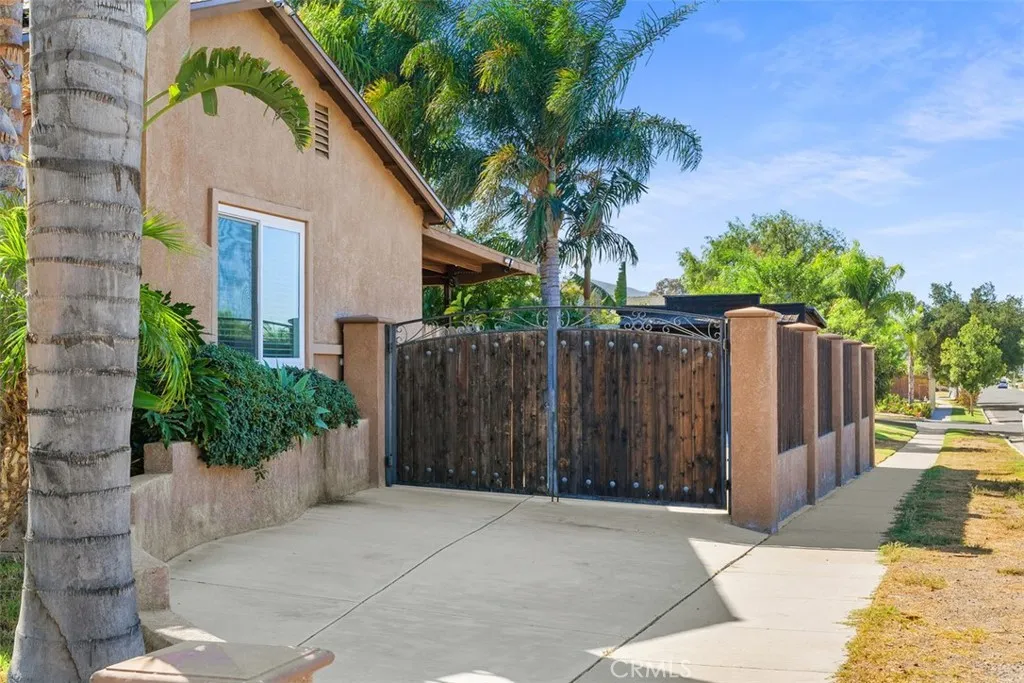 1644 Taylor, Corona, California 92882 home-pic-34